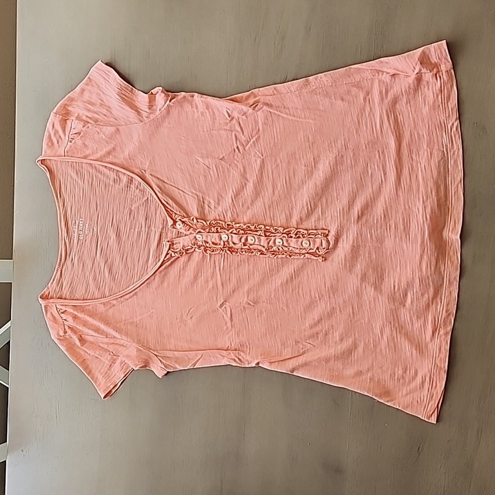 Old Navy tee size M